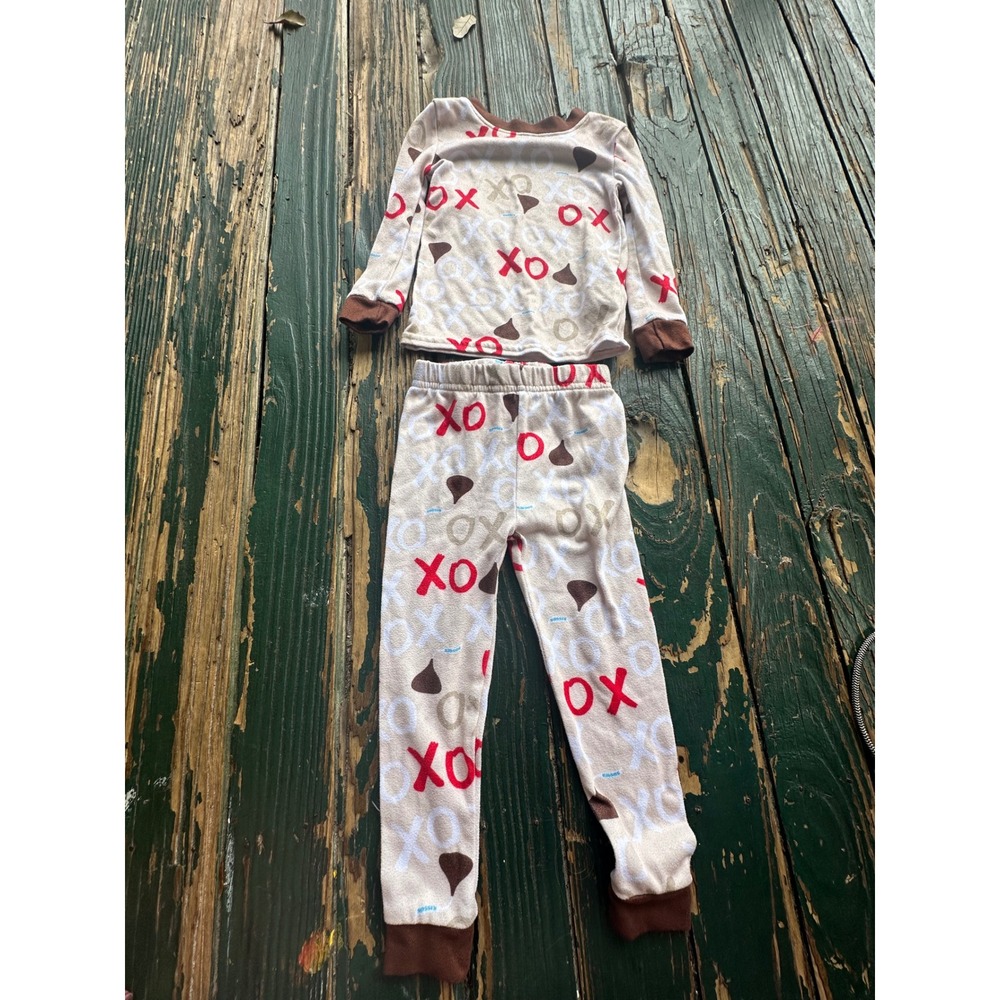 Hershey's Kisses Toddler 2T Pajama Set XO Hearts Snug Fit Sleepwear A4471